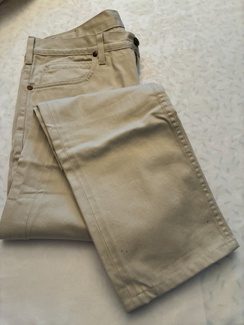 Jeans NEW LEE Westerner. Sz 33x32 Cream colour.